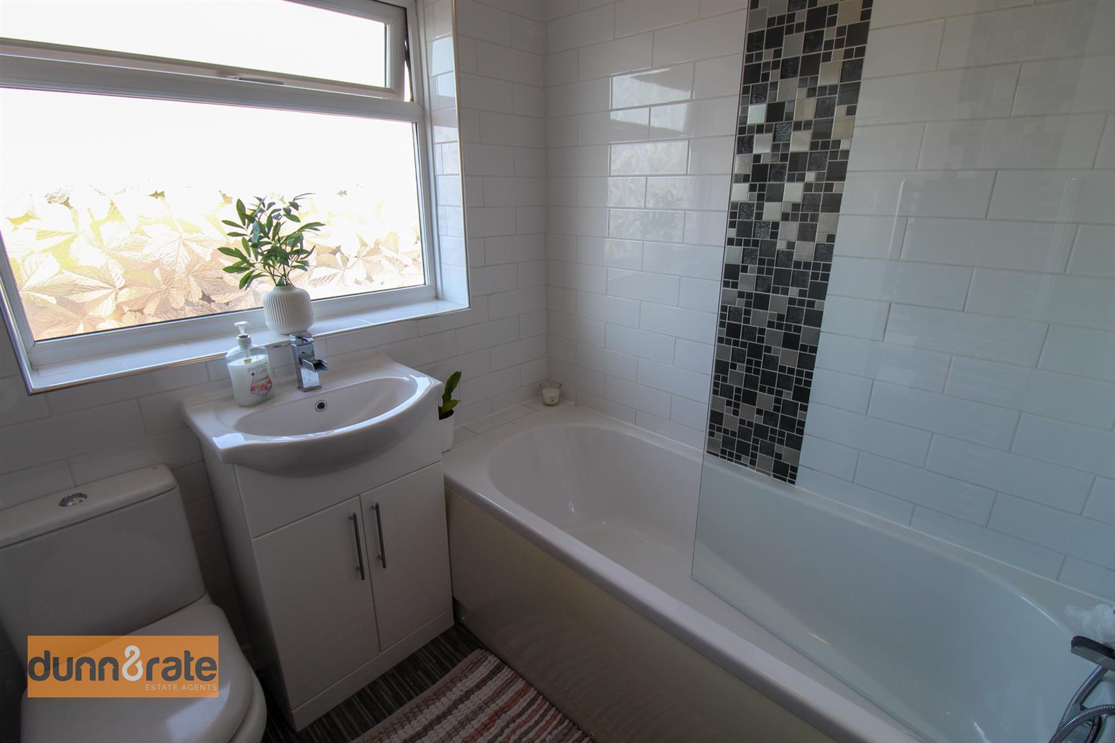 Linnburn Road, Meir Hay, Stoke-On-Trent